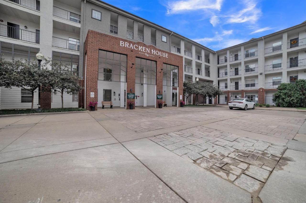 Frontdesk Bracken House Apts North Shore Pittsburgh Exterior photo